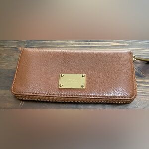 Michael Kors Leather Wallet in Tan Colour